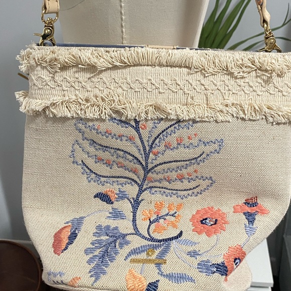 Spartina 449 Bucket Bag Embroidered Flowers - Picture 3 of 6